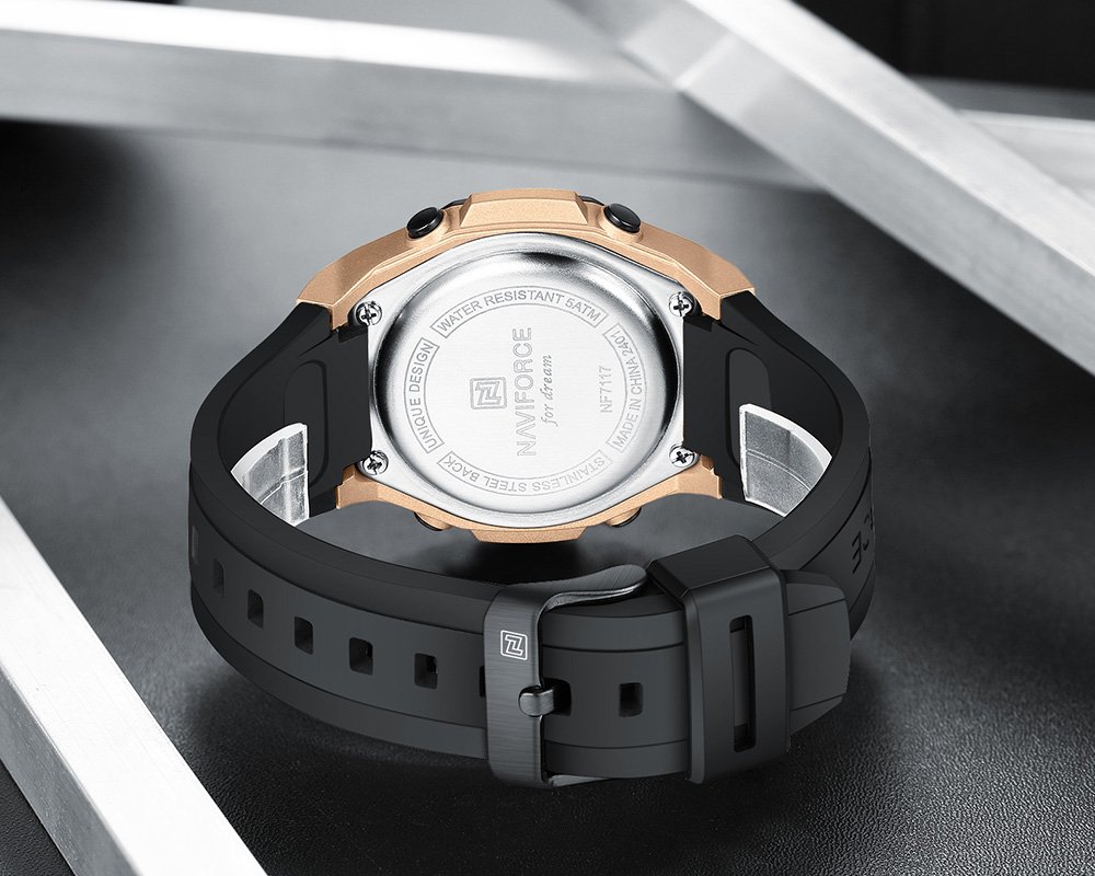 NF7117-watch-model-Exhibition-7